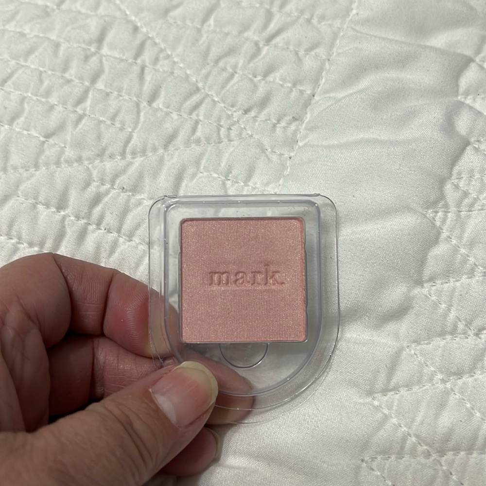 Avon mark unused eyeshadow palette- color - Cake new in packaging. Not sealed.